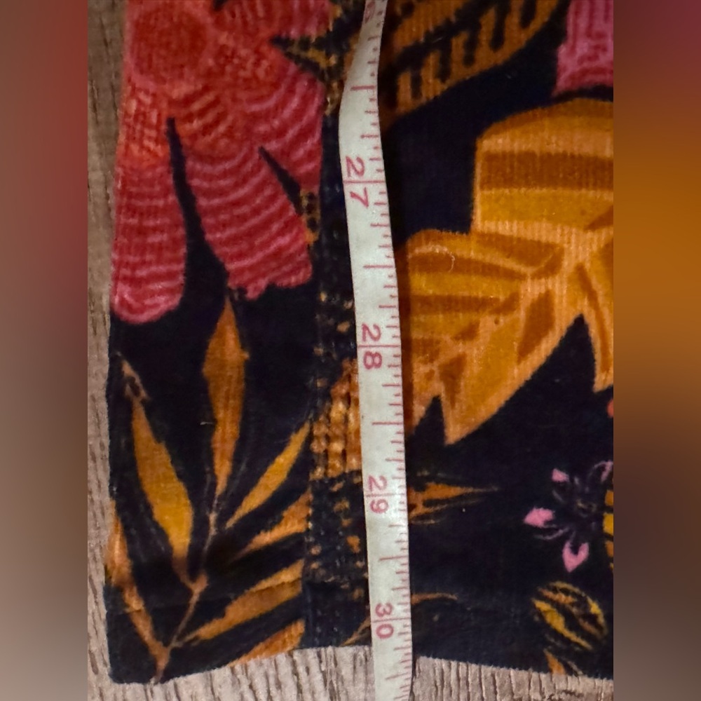 RARE Free People cheerful Velvet Bell-Bottom Women’s stretchy flares 25 BNWT 🌸 - Picture 10 of 14